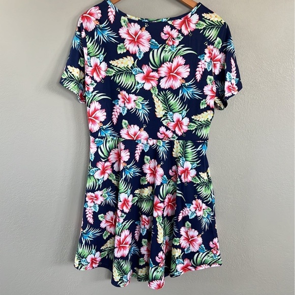 NWOT - Never worn Nova In Sky Floral Blue Dress Size L - Picture 4 of 6